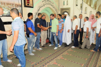  بالصور: جموع من أهالي الرملة يؤدون صلاة العيد في المسجد العمري الكبير 